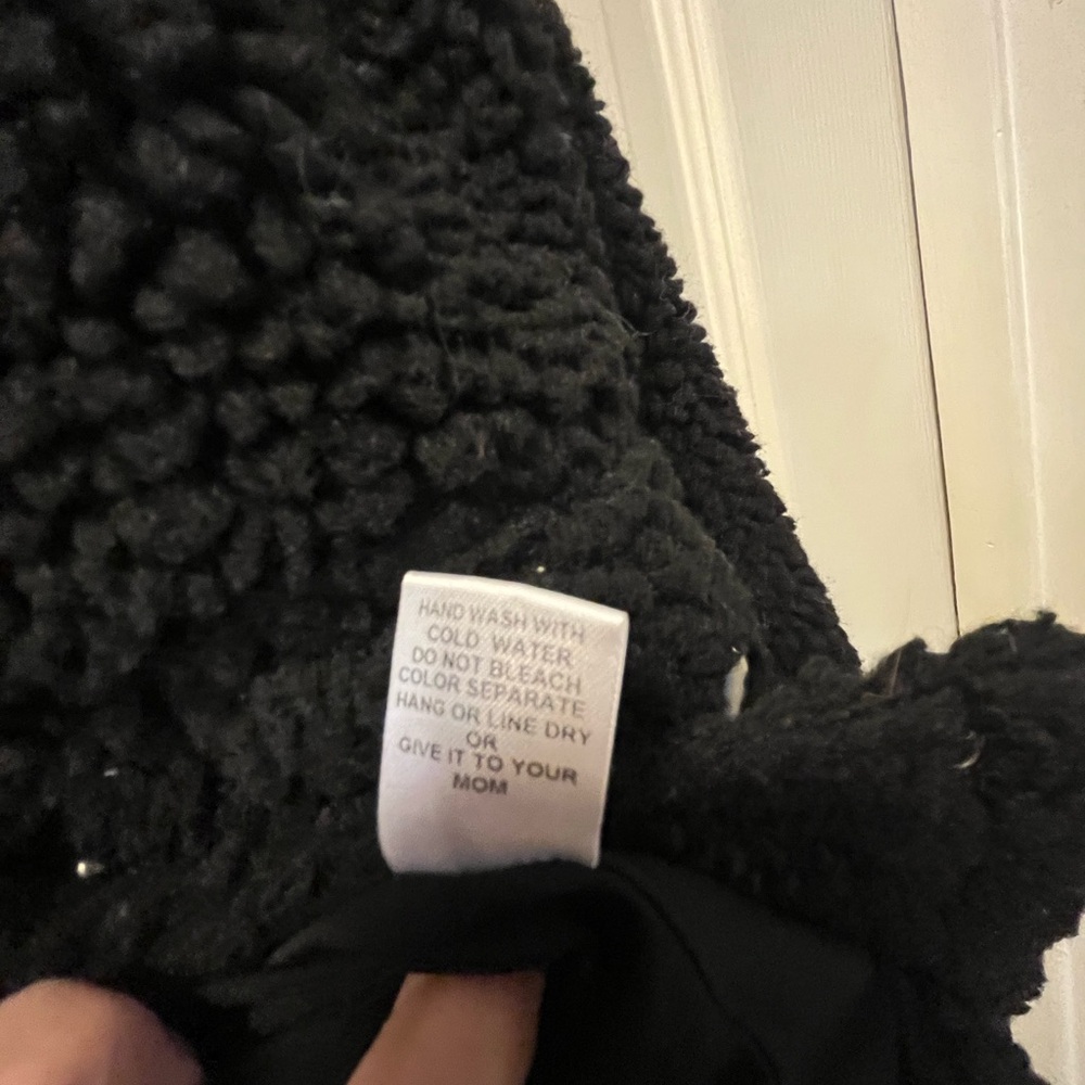 JLUXLABEL Women’s Black Cropped Teddy Jacket. Snap Closure. Size Small. Cozy - Picture 5 of 6